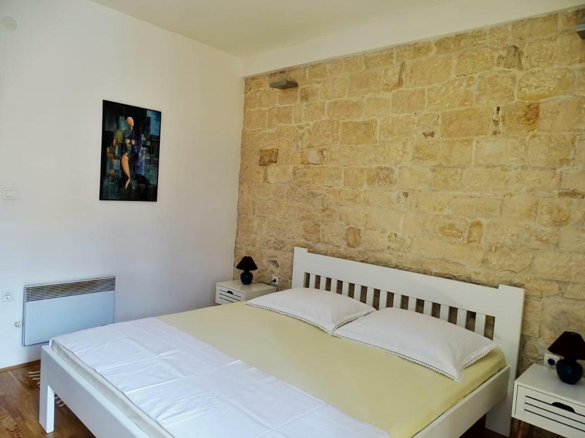 Apartment Naita Sinj Esterno foto