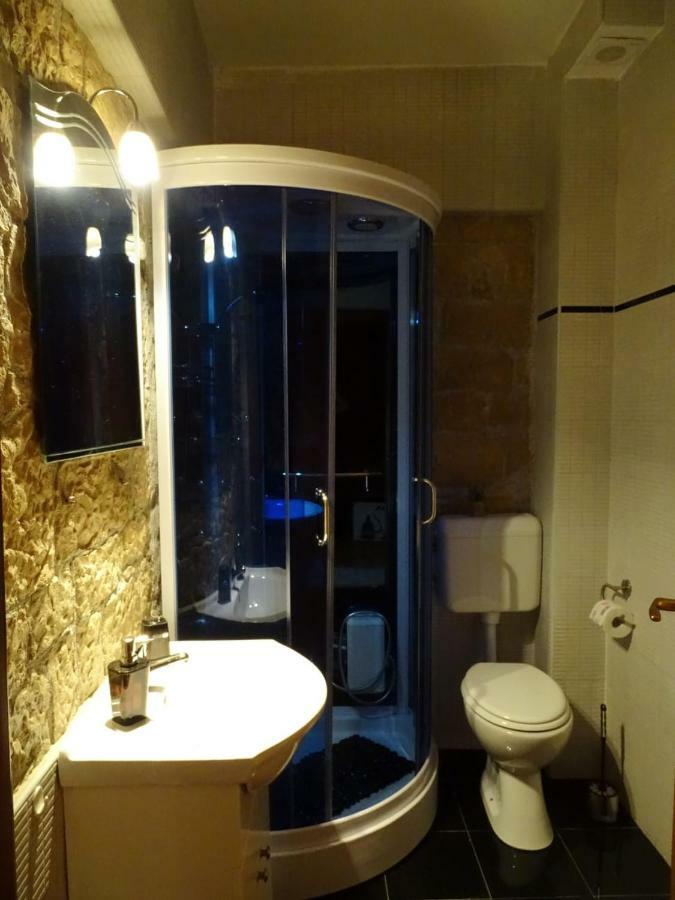 Apartment Naita Sinj Esterno foto