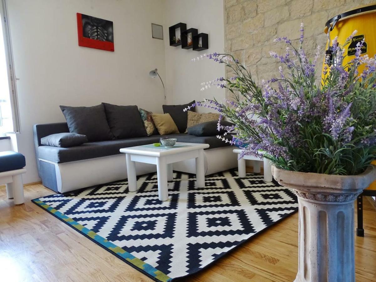 Apartment Naita Sinj Esterno foto