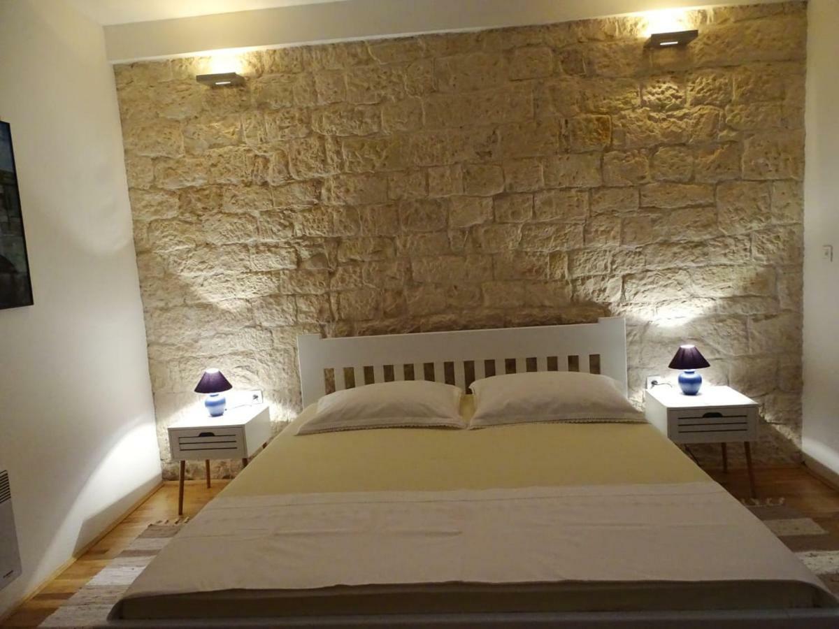 Apartment Naita Sinj Esterno foto