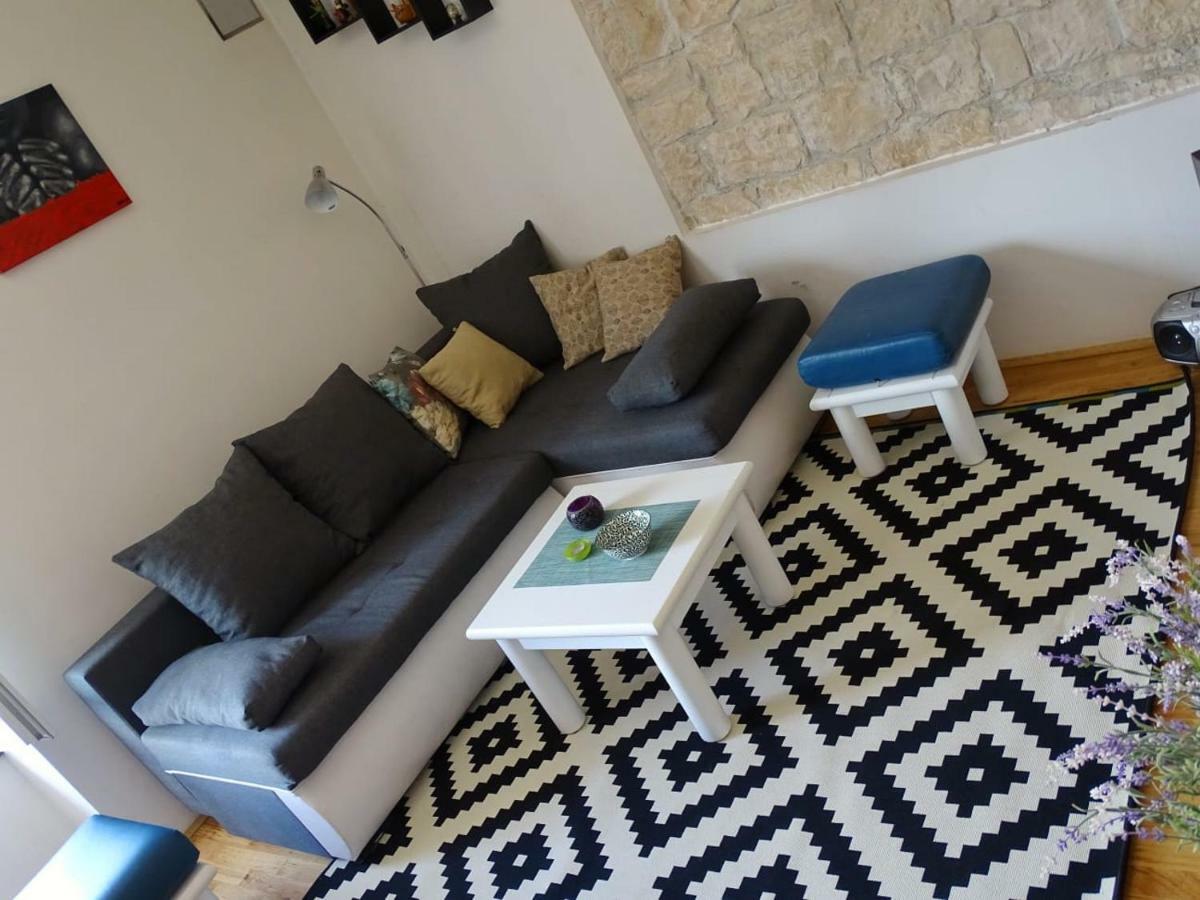 Apartment Naita Sinj Esterno foto