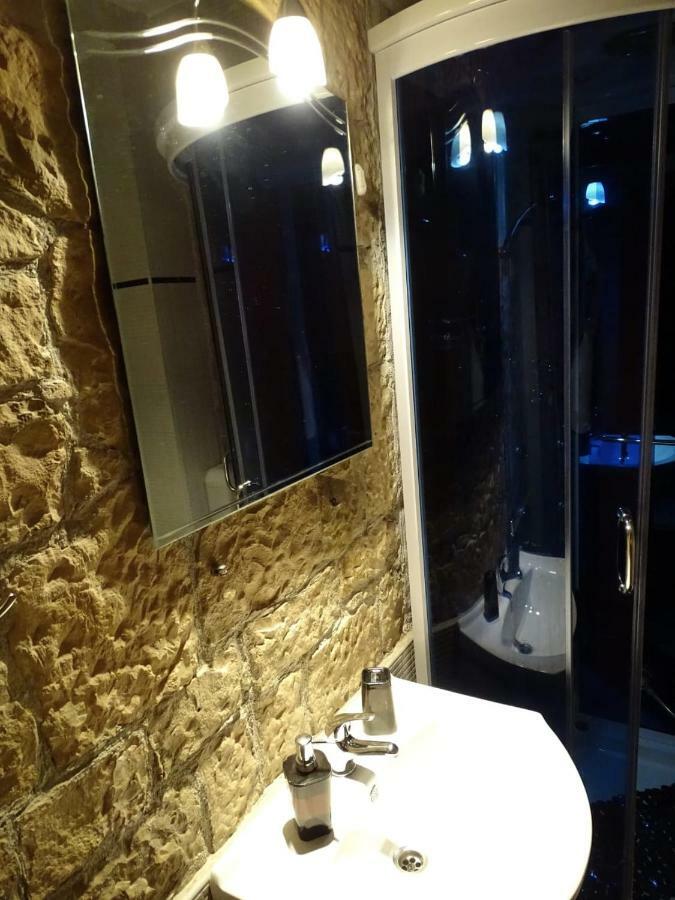 Apartment Naita Sinj Esterno foto