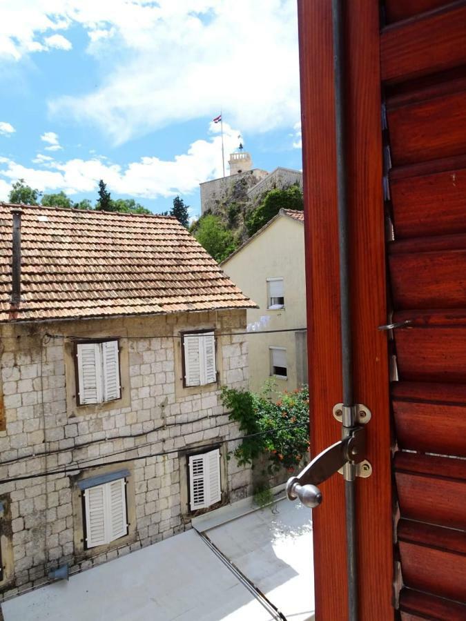Apartment Naita Sinj Esterno foto